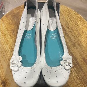 ANDREA FENZI White Floral Embellished Flats size 8.5